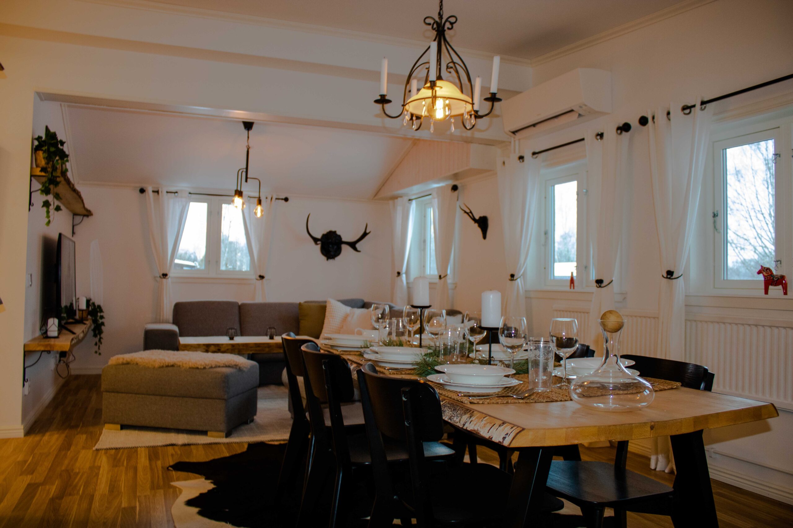 Lake House Lodge