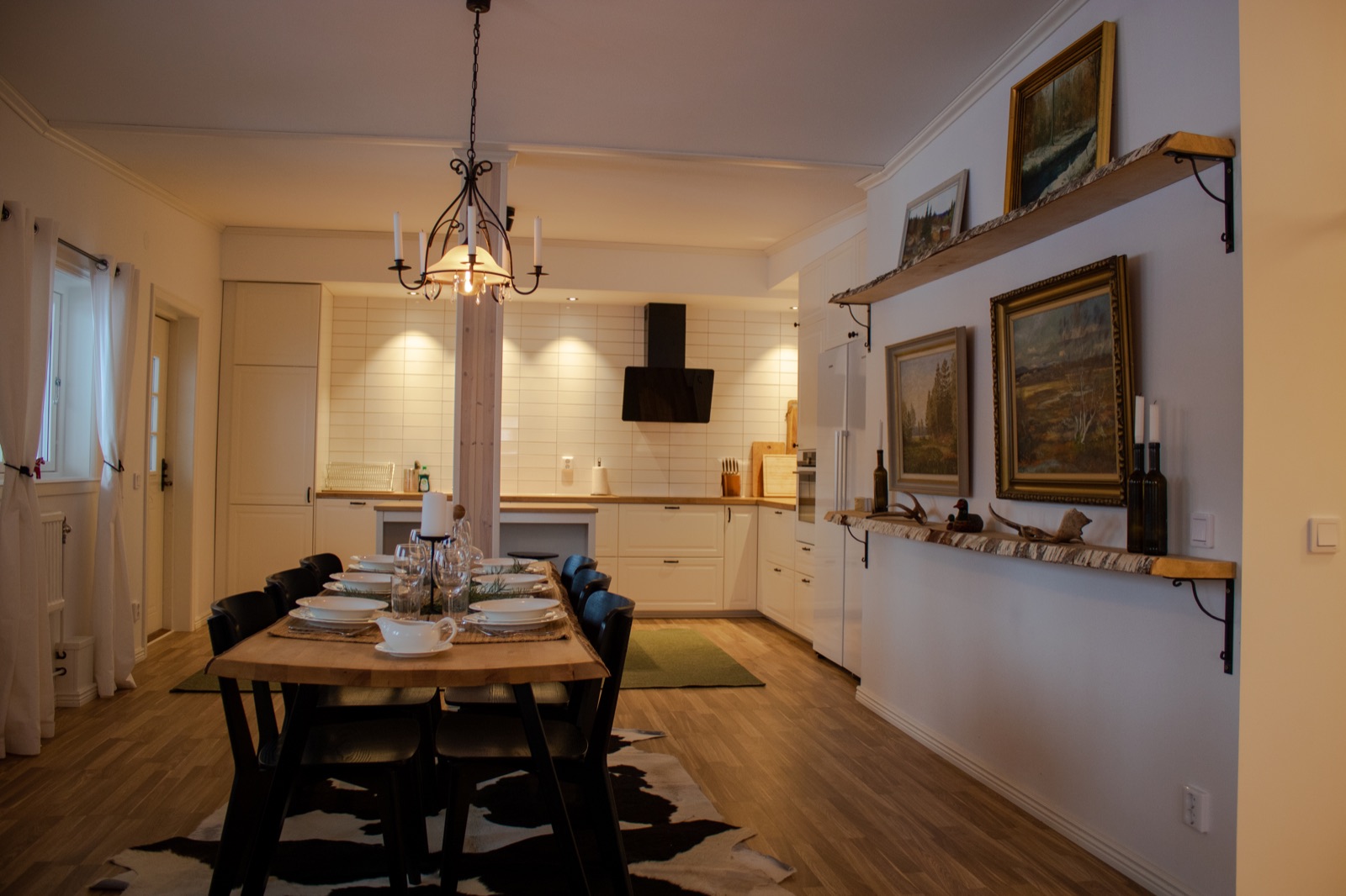 Vardagsrum med panoramautsikt